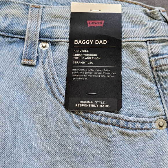 Levi's Baggy Dad Jeans in Light Sugar - Picture 12 of 12